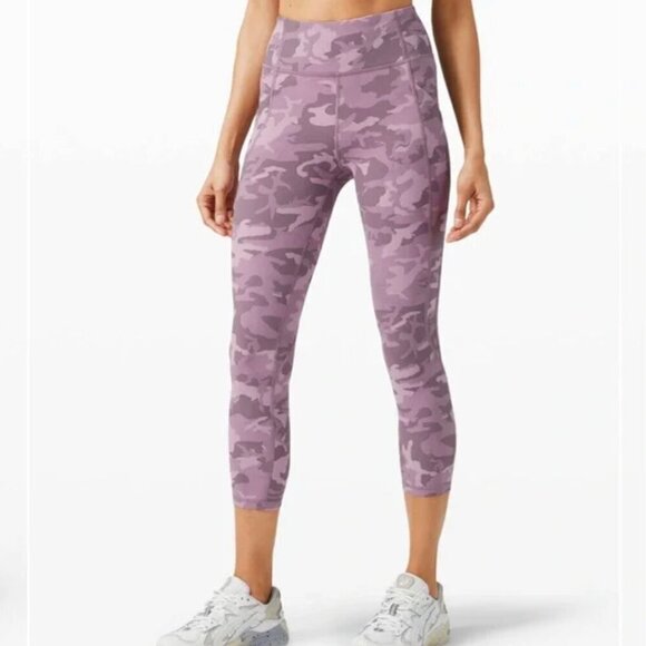 Lululemon Time To Sweat Crop 23" Incognito Camo Pink Taupe Multi size 10 - Picture 1 of 6